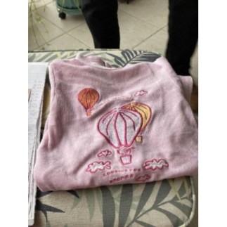 Pyjama rose 6 mois. Sans...