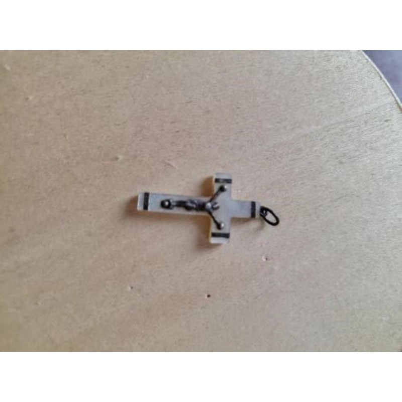 Ca-Petite croix nacre et argent petite