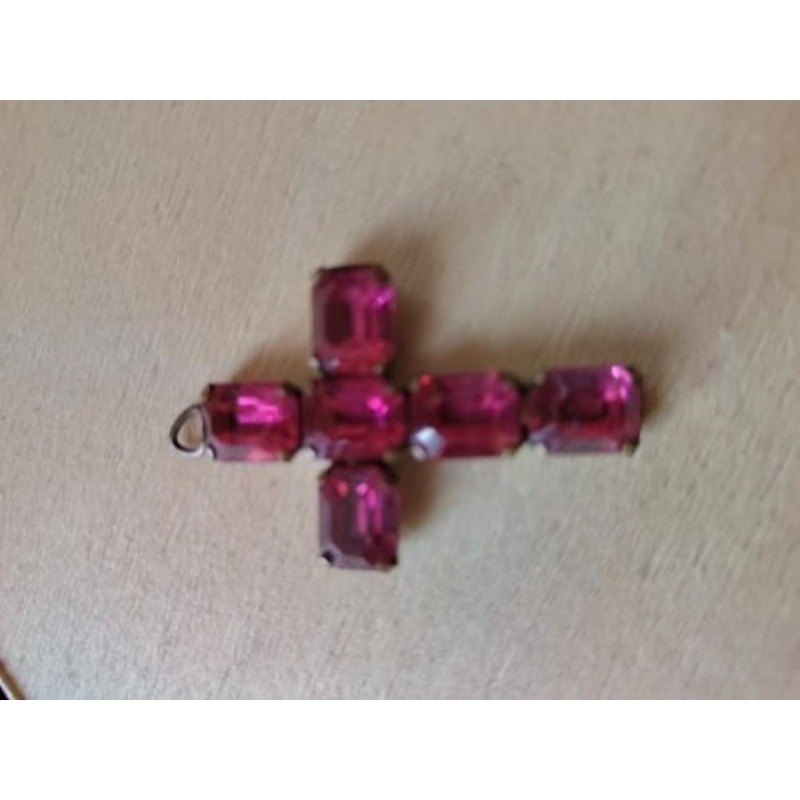 Ca-Croix pierres rouges