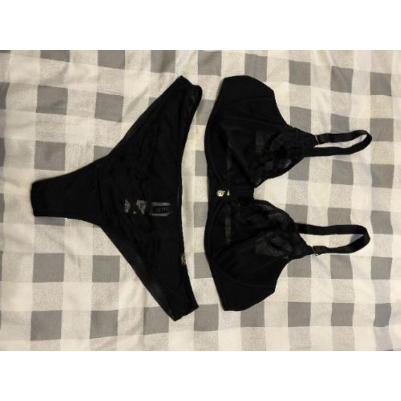 CHANTELLE : ENSEMBLE NOIR HAUT T 100C BAS T 42 (peu porté)