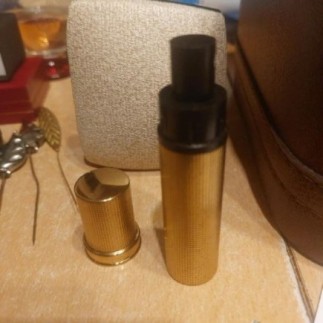 Spray parfum couleur doré 