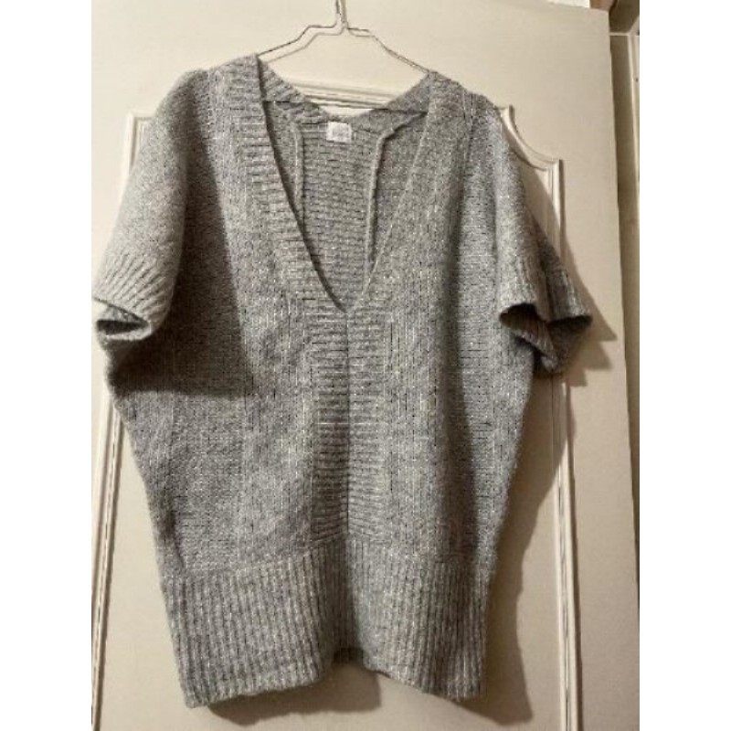 5/ Sur pull gris, clair, Camaïeu,manches courtesT 42/44