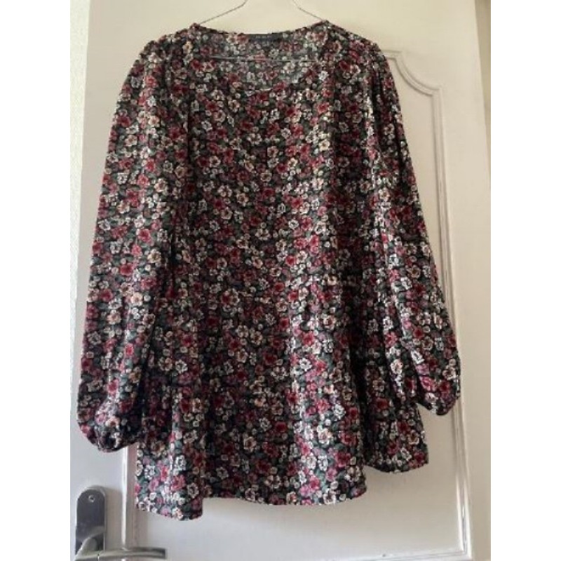 31/ Tuniques, fleurie noire T46