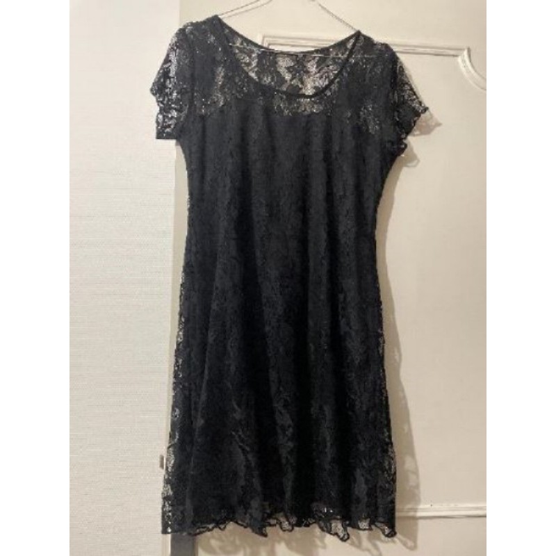 42/ robe, dentelle, noire T 42