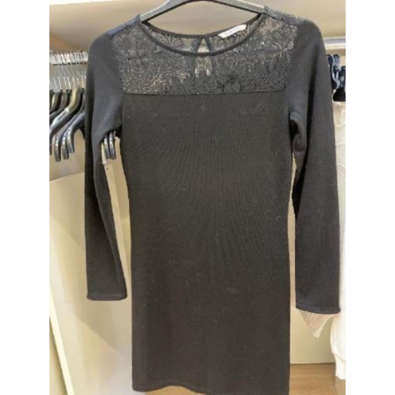 Robe noire, dentelle en haut, camaïeu 40/42