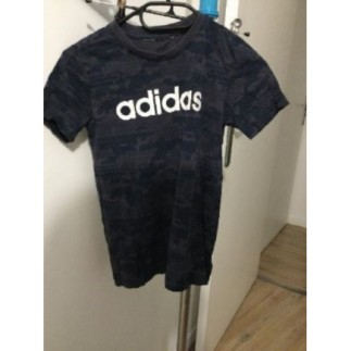 T shirt ADIDAS taille 7ans