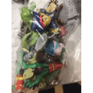 Lot de divers personnages