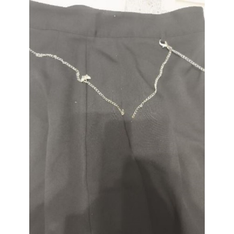 Jupe noire avec chaîne (à réparer) Kiabi taille 34