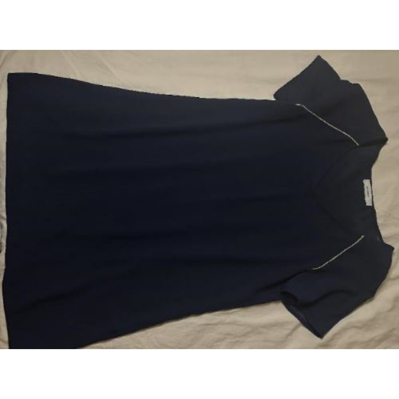 Robe bleue liserait doré manches courtes 