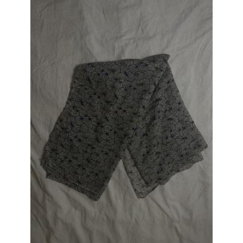 Foulard bleu et beige