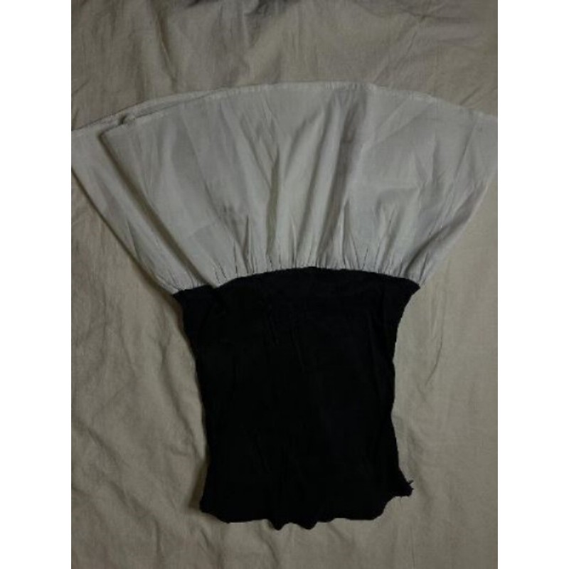 Robe blanc et noire sans manches bi-matière