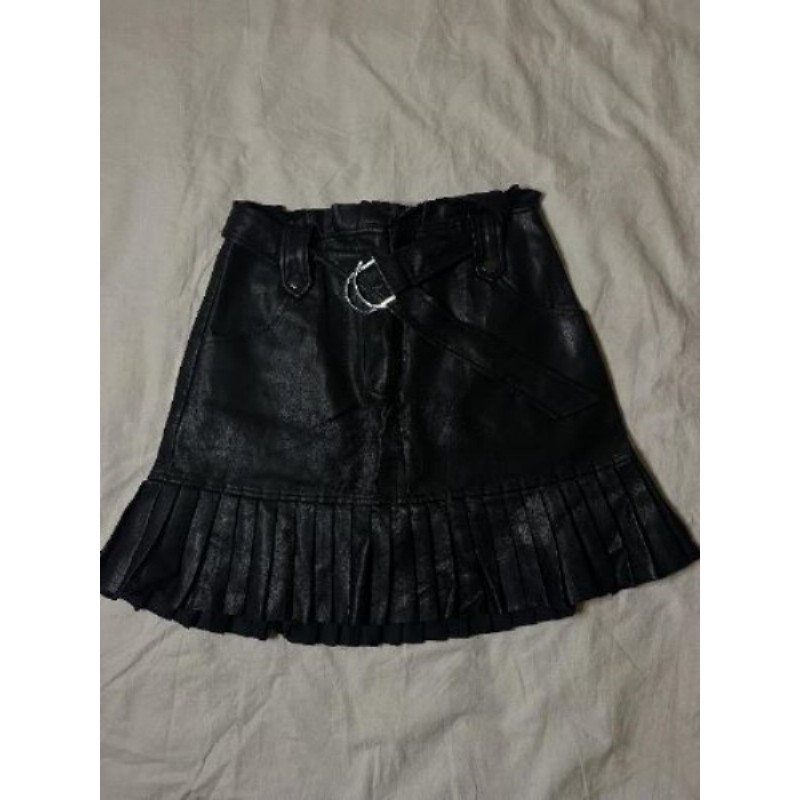 Jupe en similicuire plissée noire + ceinture