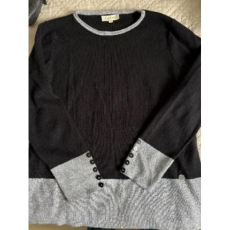 Pull noir et argenté taille...