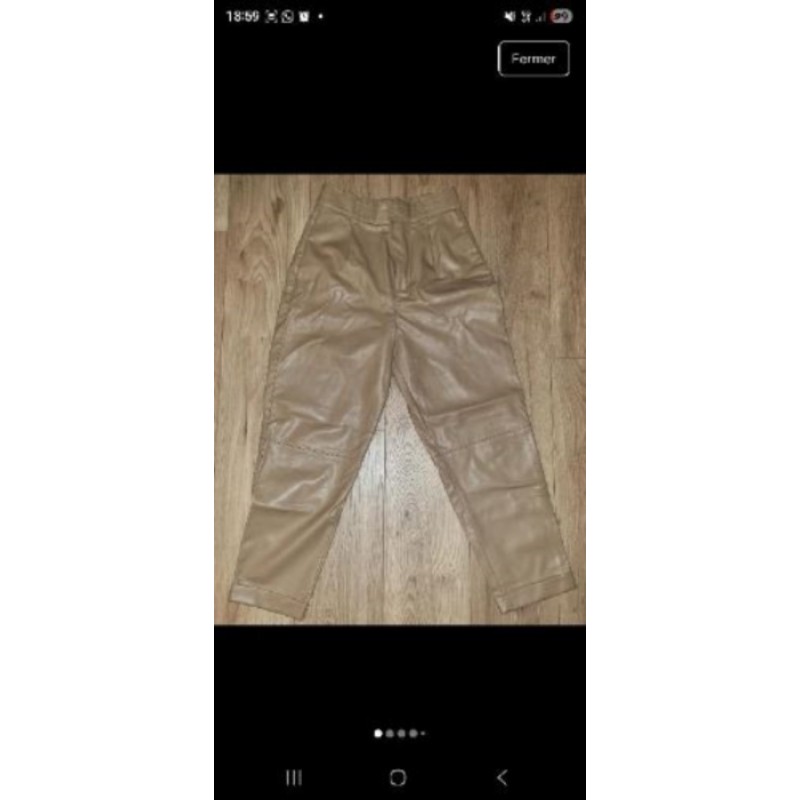 Pantalon chino taille haute en similicuir beige T34 Zara