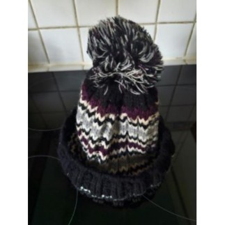 BONNET COL.NOIR/GRIS/BORDEAUX