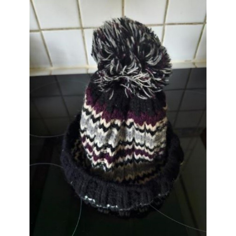 BONNET COL.NOIR/GRIS/BORDEAUX