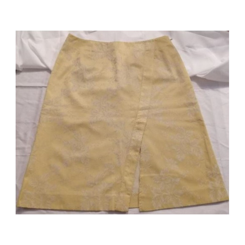 Jupe de fête brodée sur fond couleur or - Petite fente sur le devant - Marque Autre Ton - Taille 42