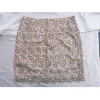 Jupe de fête en dentelle...