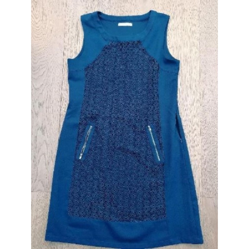 Robe bleu marine, sans manches, devant dentelle, doublée, 2 fausses poches sur le devant, ARMAND THI