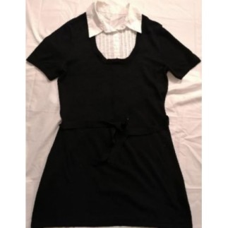 Robe noire courte, manches...