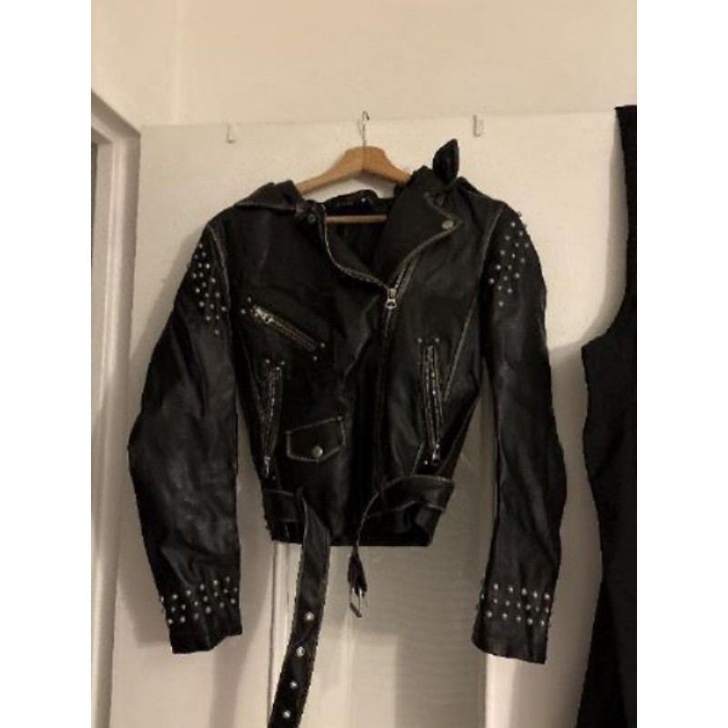 Blouson imitation cuir clouté taille M ZARA 