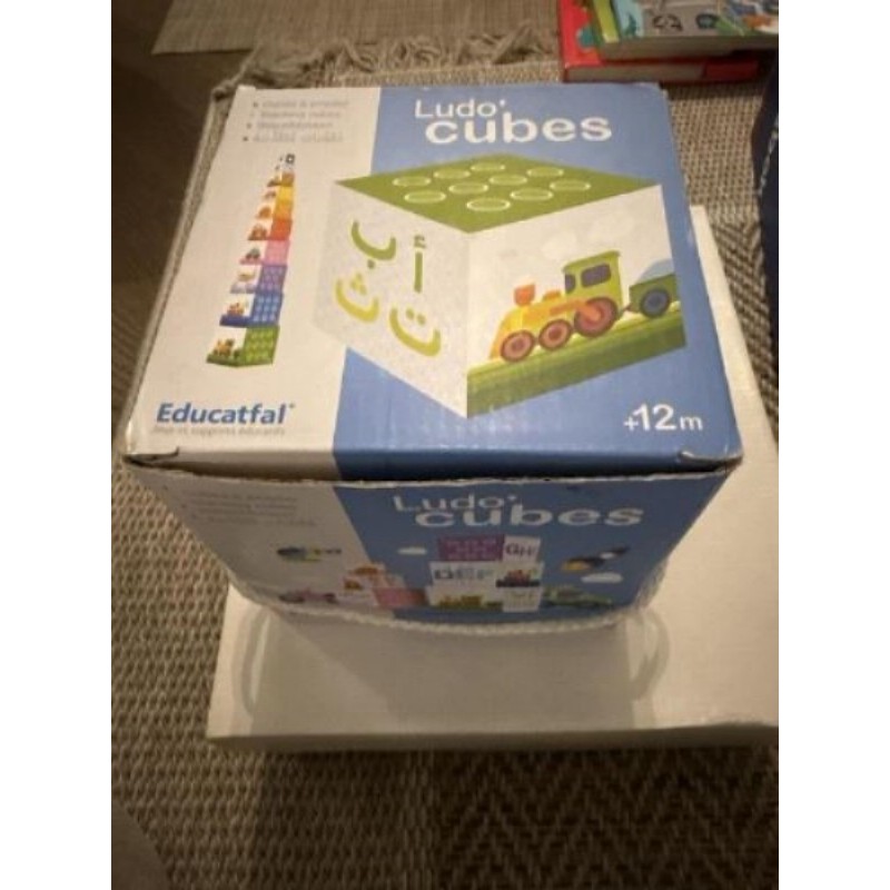 Cube à empiler à partir de 12 mois- initiation à l écriture arabe 