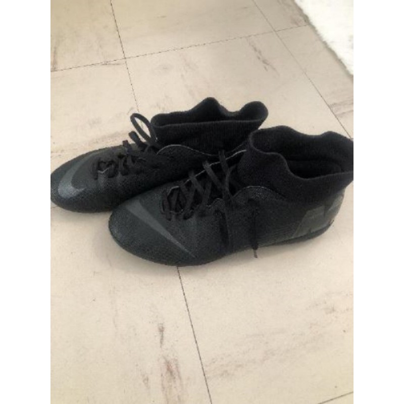 Chaussures foot stabilisées Nike 43