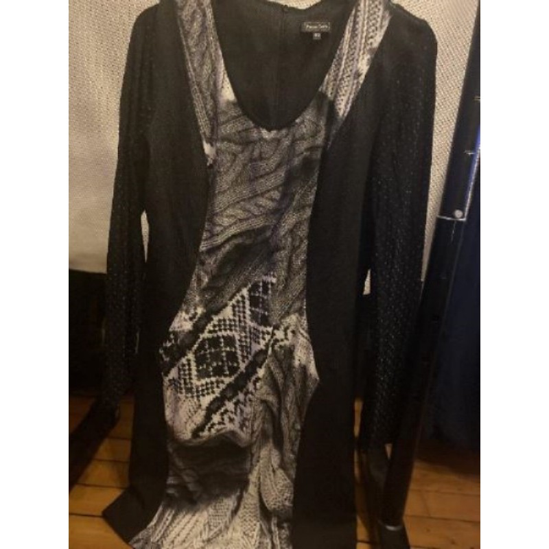 T40/42 robe noire motif 