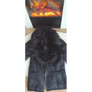Veste noire col fourrure...