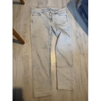 Jean femme Uniqlo taille 40...