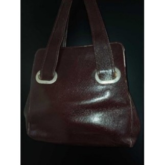 Sac à main couleur prune...