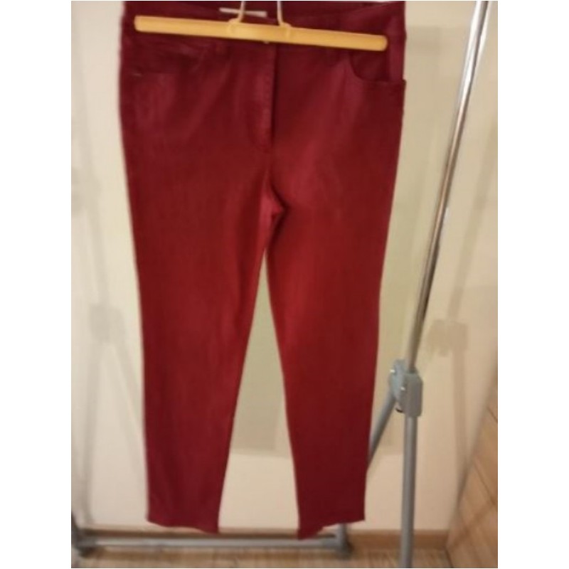 Pantalon rouge foncé "un jour ailleurs" taille 40 97%coton P. d'Achat 120,00€