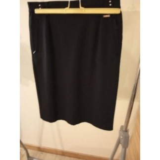 Jupe noire poche fermée...