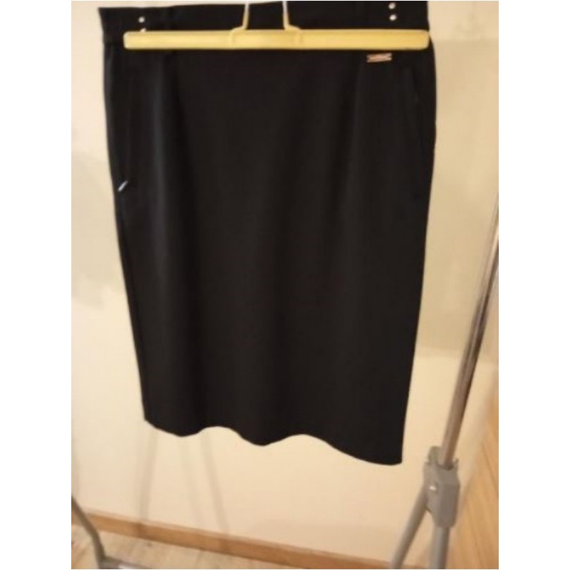 Jupe noire poche fermée élastique côté taille 40 P.d'Achat 50€
