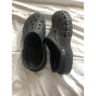 Chaussure Crocs. Taille: 8...