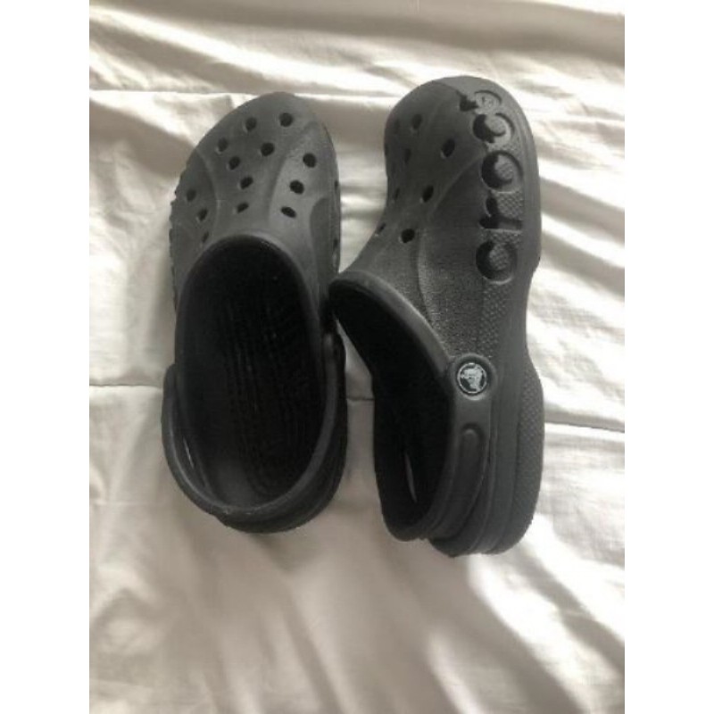 Chaussure Crocs. Taille: 8 (43)