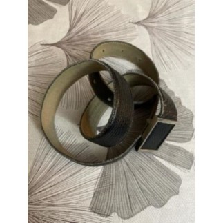 Ceinture en cuir noir,  France