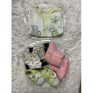 Lot 3 chaussures et body...