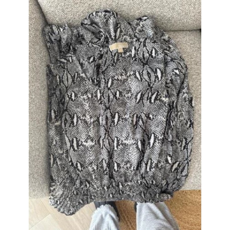 Robe longue imprimée serpent (prix d’origine: 395€)