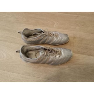 Baskets grise taille 40