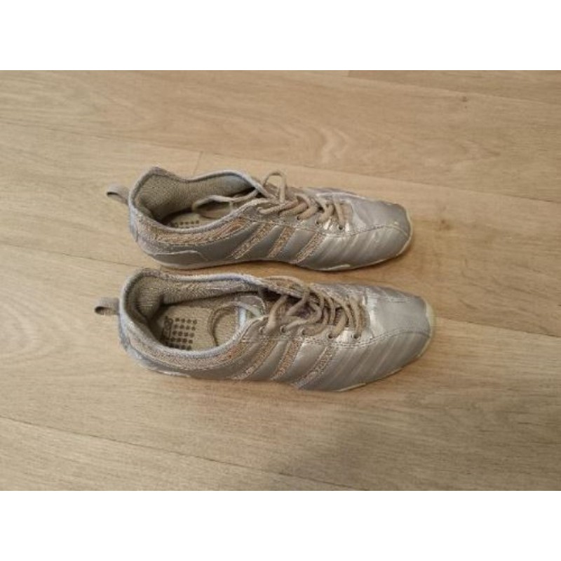 Baskets grise taille 40