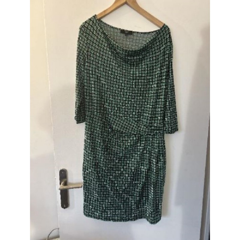 ROBE DROITE PORTEF TAILLE L