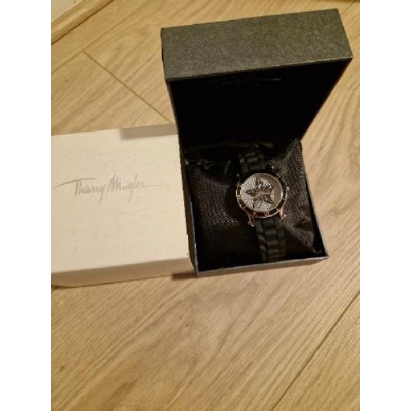 Montre Thierry Mugler pile neuve 