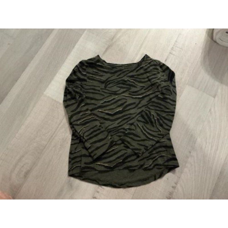 Tee shirt rayures zèbre kaki et noir KIABI taille 5 ans 