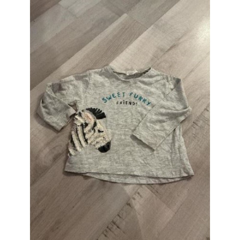 Tee shirt manches longues Zara taille 9-12 mois gris clair avec zèbre brodé 