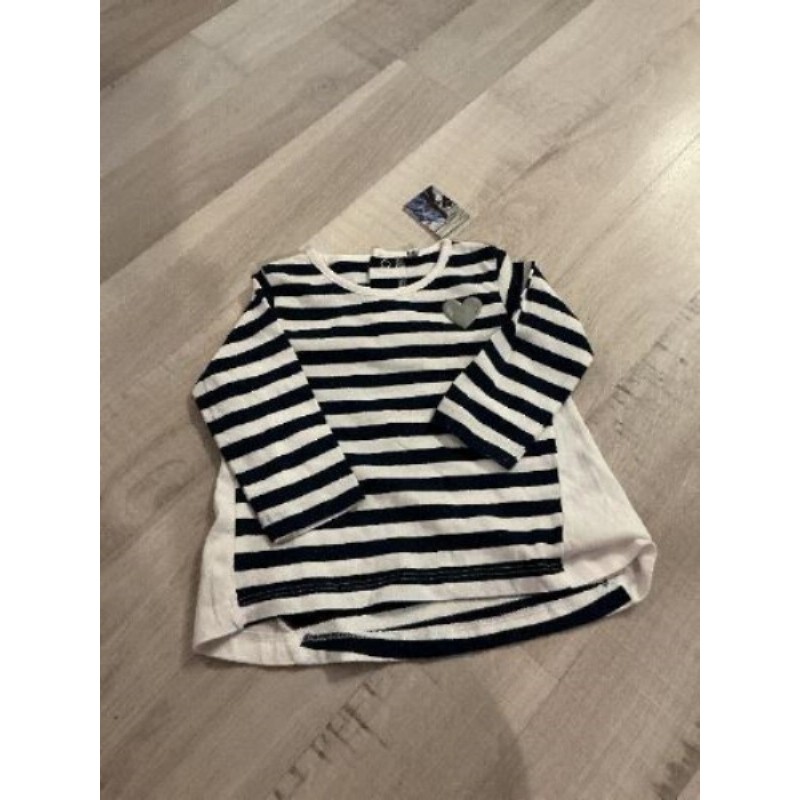 Tee shirt ma ches longues rayé blanc et bleu marine avec petit cœur argenté taille 6 mois neuf avec 