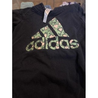 Sweat capuche Addidas...