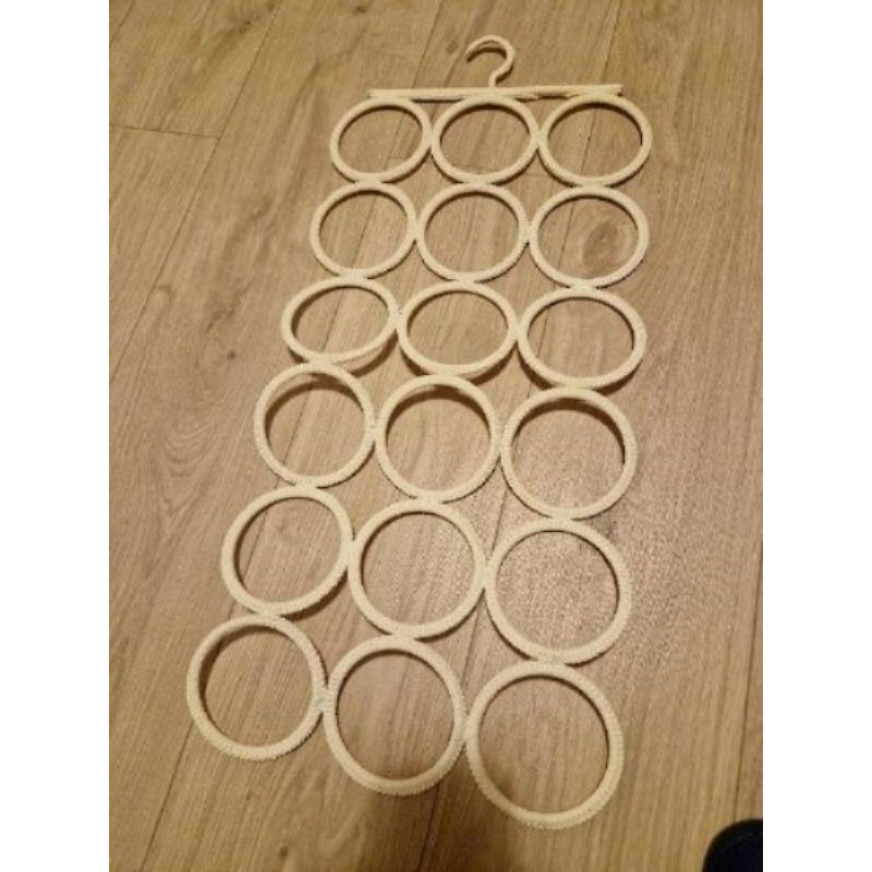 Accroche foulards & ceintures 