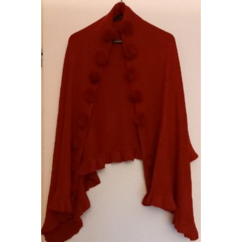chale rouge avec pompons