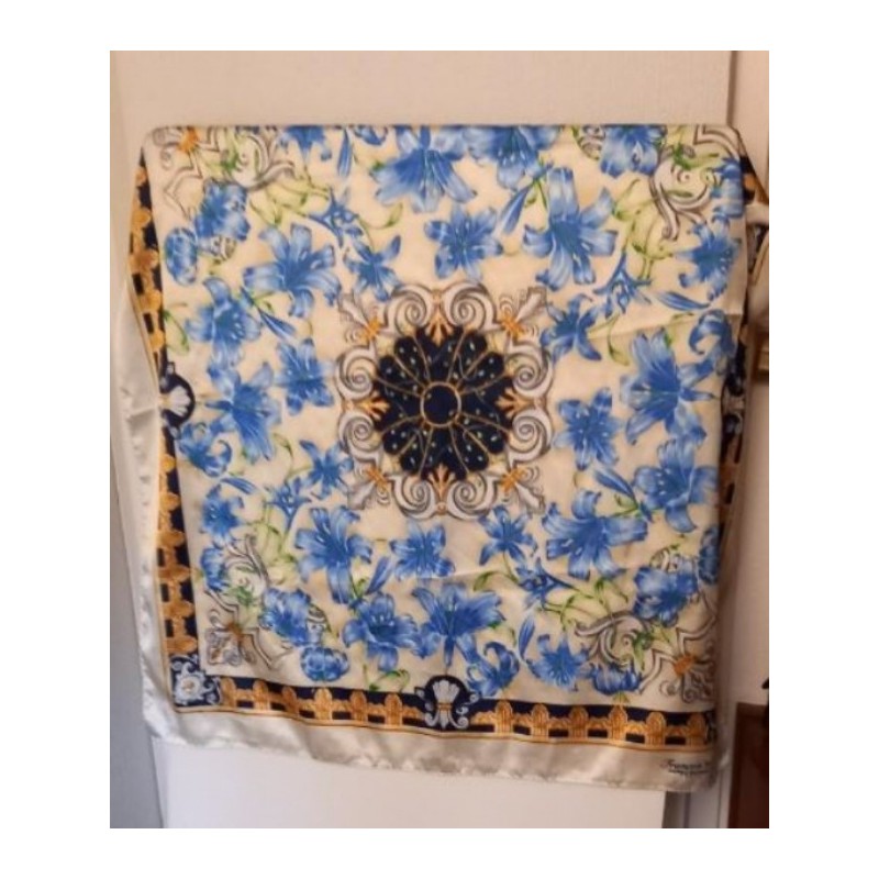 foulard carré Pierre Balmain imprimé bleu